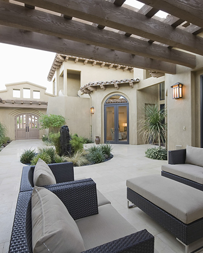 covered patio design with pergola